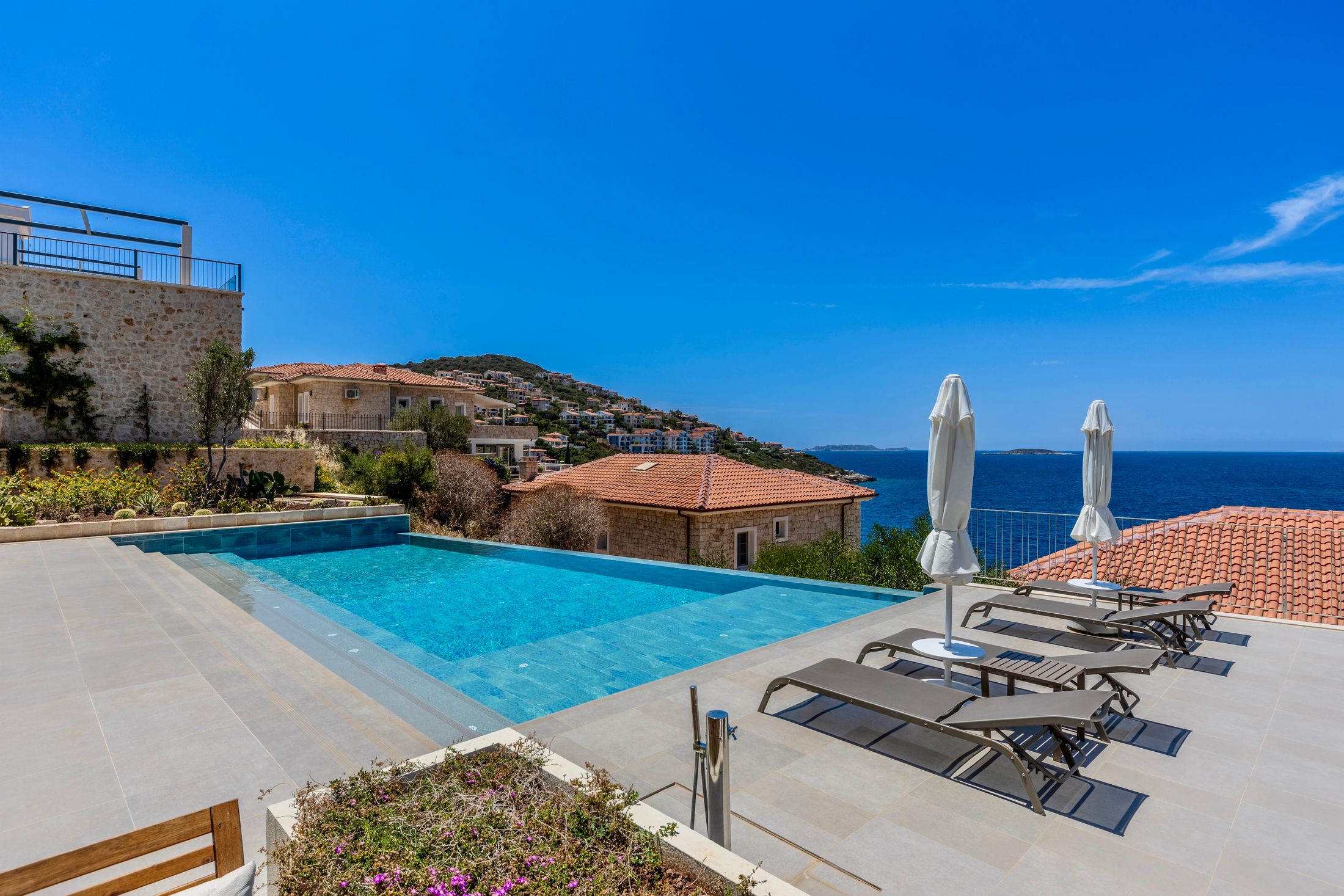 Pool terrace overlooking the sea